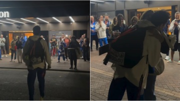 Αποθεωτική υποδοχή στον Τεντόγλου με χειροκροτήματα, αγκαλιές και φιλιά στο ξενοδοχείο της Εθνικής, δείτε βίντεο 