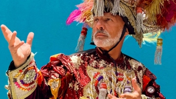 Μετά το Μεξικό στη Γουατεμάλα ο Νίκος Μουτσινάς, δείτε εικόνες