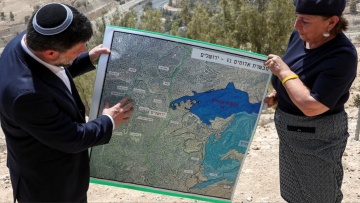 Περίπου 500 Ευρωπαίοι πρώην αξιωματούχοι ζητούν να μπλοκαριστεί η επέκταση των ισραηλινών οικισμών 