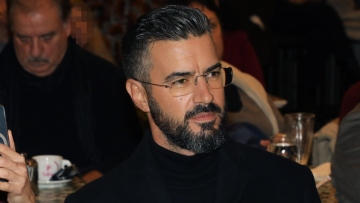 Γιάννης Τσιμιτσέλης για το σίκουελ της ταινίας «Μόλις Χώρισα»: Ήταν πολύ ωραίο αντάμωμα, νοσταλγικό