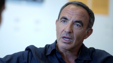 Νίκος Αλιάγας: Η ωραιότερη φωτογραφία ήταν και η πιο σκληρή που έχω βγάλει στη ζωή μου, ήταν του πατέρα μου στην κηδεία του