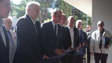 Ο Μητσοτάκης έκοψε την κορδέλα για το νέο έξυπνο κτίριο του ΕΚΕΦΕ «Δημόκριτος»