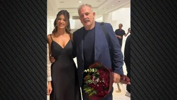 Η φωτογραφία του Πασχάλη Τσαρούχα από την Αίτνα που τράβηξε η Κατερίνα Νοτοπούλου: Η υπέροχη γυναίκα μου
