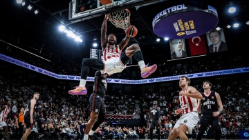 Euroleague: Μεγάλο διπλό του Ολυμπιακού στην Κωνσταντινούπολη, θρίαμβος της Χάποελ και ανατροπή της Βιλερμπάν, δείτε βίντεο 