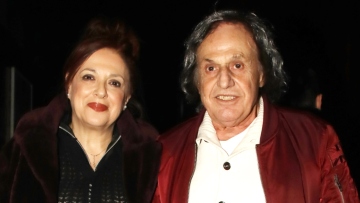 Η οργή της Ελένης Ράντου για την AI φωτογραφία με τον Βασίλη Παπακωνσταντίνου στο νοσοκομείο: Η χυδαιότητα δεν έχει πάτο
