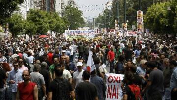 Ατέλειωτες ουρές και σήμερα στα φαρμακεία - Άρχισαν οι ελλείψεις