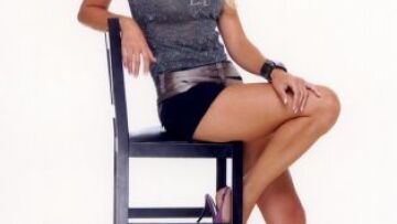 Με ποιον μιλάει η Φαίη πριν βγει στον αέρα;