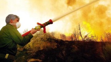 Η Ρεπούση ζητά να καταργηθεί το μάθημα των Θρησκευτικών