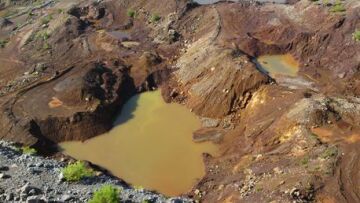 Daily Mail: Μέθυσος ο Γιούνκερ - «Πίνει κονιάκ στο πρωινό του...»