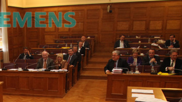 Στη δίνη του πορίσματος Siemens ο πολιτικός βίος