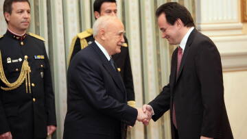 Ο ξένος Τύπος για τη σύλληψη Σαρκοζί: «Η Γαλλία σε σοκ - Καημένε Σαρκό»