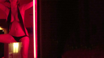 Μόνο συγγενείς και φίλοι είπαν το «τελευταίο αντίο» στον Μάνο Καπελώνη και στον Γιώργο Φουντούλη