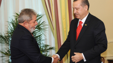 ΚΚΕ για ταξίδι Σαμαρά στις ΗΠΑ: «Κοροϊδεύουν ξεδιάντροπα τον λαό»