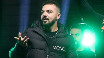 Τριαντάφυλλος: Δεν μπορεί να μου γίνει έλεγχος γιατί είμαι νόμιμος σε όλα τα live μου, απαντά μετά το «πάρτι» φοροδιαφυγής στον γάμο της Ελέτσι