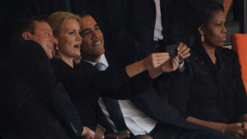 Το selfie του Ομπάμα με τον Κάμερον