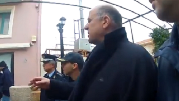 Βίντεο: «Θερμή» υποδοχή στον Ν. Δένδια στο Ληξούρι