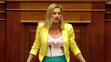 Η Ραχήλ Μακρή ξανά... στα «κάγκελα» 