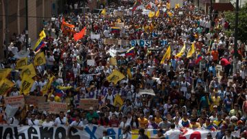 Βενεζουέλα: Ένταλμα σύλληψης για τον αρχηγό της αντιπολίτευσης 