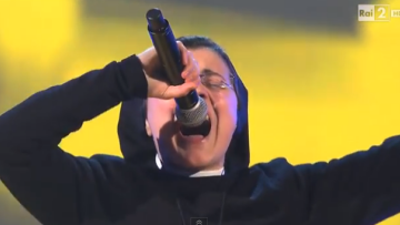 Καθολική… αποθέωση για Ιταλίδα καλόγρια στο «The voice»