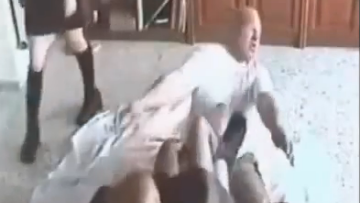 Αλεξάντρ Μουζίτσκο: Ο... βιτσιόζος εξτρεμιστής του «Δεξιού Τομέα»