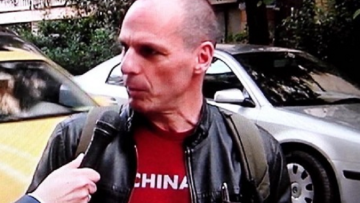 Βαρουφάκης: Οι μισθοί και οι συντάξεις είναι ιερά πράγματα