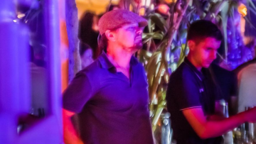 Leonardo Di Caprio: «Στόχος» των...παπαράτσι της Μυκόνου 