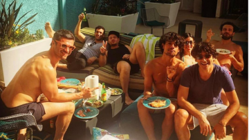 Χριστόφορος Παπακαλιάτης: Γεύμα με φίλους στο Λος Άντζελες