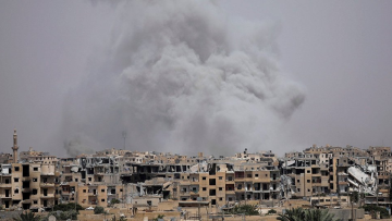 Συρία: 59 άμαχοι νεκροί από βομβαρδισμούς των συμμαχικών δυνάμεων στη Ράκα