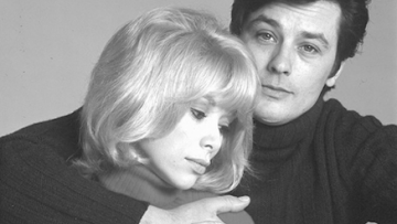 Μιρέιγ Νταρκ: Η ιστορία αγάπης με τον Ντελόν που της στάθηκε μέχρι το τέλος