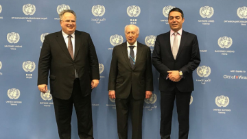 Κρίσιμη τριμερής στη Βιέννη για το Σκοπιανό, ενώ η Δύση πιέζει για λύση