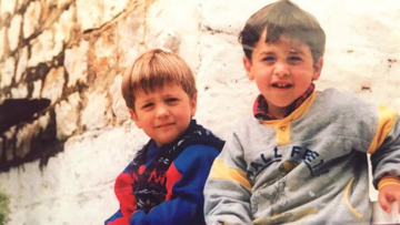 Κωνσταντίνος Αργυρός: Η φωτογραφία με τον αδερφό του