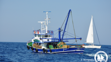 Ντοκουμέντο: Τουρκικά αλιευτικά ψαρεύουν σε ελληνικά χωρικά ύδατα, δίπλα σε Πάτμο και Αρκιούς 