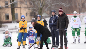 Η εγκυμονούσα Κέιτ Μίντλετον παίζει χόκεϊ επί πάγου στη Στοκχόλμη!