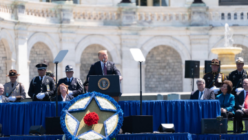 Εμπορικός πόλεμος ΗΠΑ-Κίνας: Ο Τραμπ «υπέγραψε» τον αποκλεισμό της Huawei από την αμερικανική αγορά