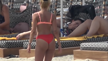 Η Βίκυ Κάβουρα ανάβει φωτιές στη Μύκονο με το μπραζίλιαν μαγιό της