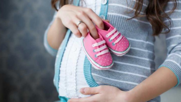 Επίδομα γέννας: Πώς θα δίνονται τα 2.000 ευρώ - Τα κριτήρια και οι δικαιούχοι