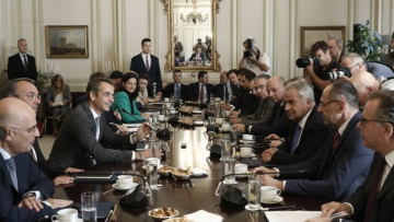 Συνεδριάζει αύριο το υπουργικό συμβούλιο: Συζητούν για επίδομα γεννήσεων και συγκεντρώσεις 