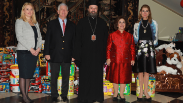 Πρίγκιπας Αλέξανδρος - Πριγκίπισσα Αικατερίνη: Δώρα για παιδιά χωρίς μέριμνα στο Λευκό Παλάτι 