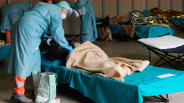 Κορωνοϊός, Ιταλία: «Μελλοθάνατοι ζητούν αποχαιρετισμό με βιντεοκλήση», αποκαλύπτει γιατρός 