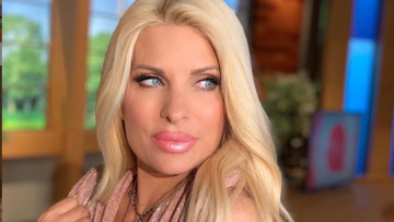 Η Ελένη Μενεγάκη απολαμβάνει την… ελευθερία της