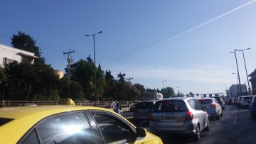 Κίνηση στους δρόμους - Σχολεία ανοιχτά: Δείτε πού έχει μποτιλιάρισμα 