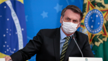 Βραζιλία: Είναι «τρελό» να επιβάλλονται ξανά lockdowns λέει ο πρόεδρος της χώρας