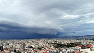 Καιρός: Τοπικές βροχές και πτώση της θερμοκρασίας το Σαββατοκύριακο