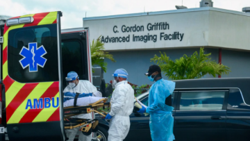 Κορωνοϊός: Οι νεκροί κάθε μέρα στις ΗΠΑ είναι σαν να συντρίβονται 15 αεροσκάφη με 150 επιβάτες το καθένα