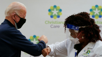 Ο Τζο Μπάιντεν έκανε το εμβόλιο της Pfizer - Δείτε βίντεο