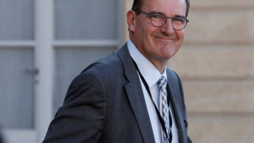 Ο πρωθυπουργός της Γαλλίας σκοπεύει να εμβολιαστεί με AstraZeneca