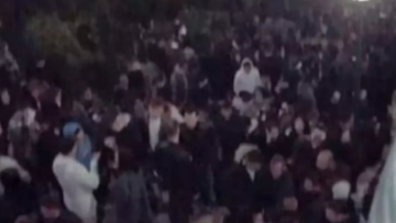 Κορωνοπάρτι με εκατοντάδες άτομα στην Πάτρα - Φωτογραφία 