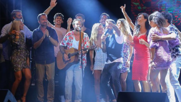 Survivor: Η… μεταμόρφωση μπλε και κόκκινων και το ξέφρενο πάρτι Ένωσης