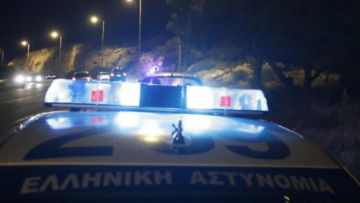 Φάληρο: Επίθεση σε περιπολικό που πήγε να διαλύσει συγκέντρωση