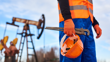 Πετρέλαιο: Εκρηκτική εβδομαδιαία άνοδος 35% στο αμερικανικό αργό και 28% στο Brent εν μέσω κρίσης στα Στενά του Ορμούζ